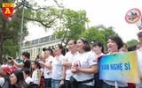 Hàng nghìn người đi bộ kêu gọi 